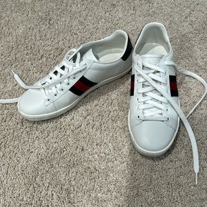 Gently worn Gucci sneakers with red and navy - comes with box